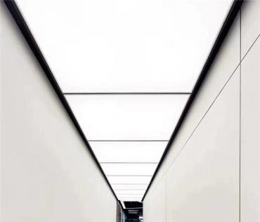 高品質(zhì)辦公樓裝飾貼膜實景案例—PVC木紋膜施工