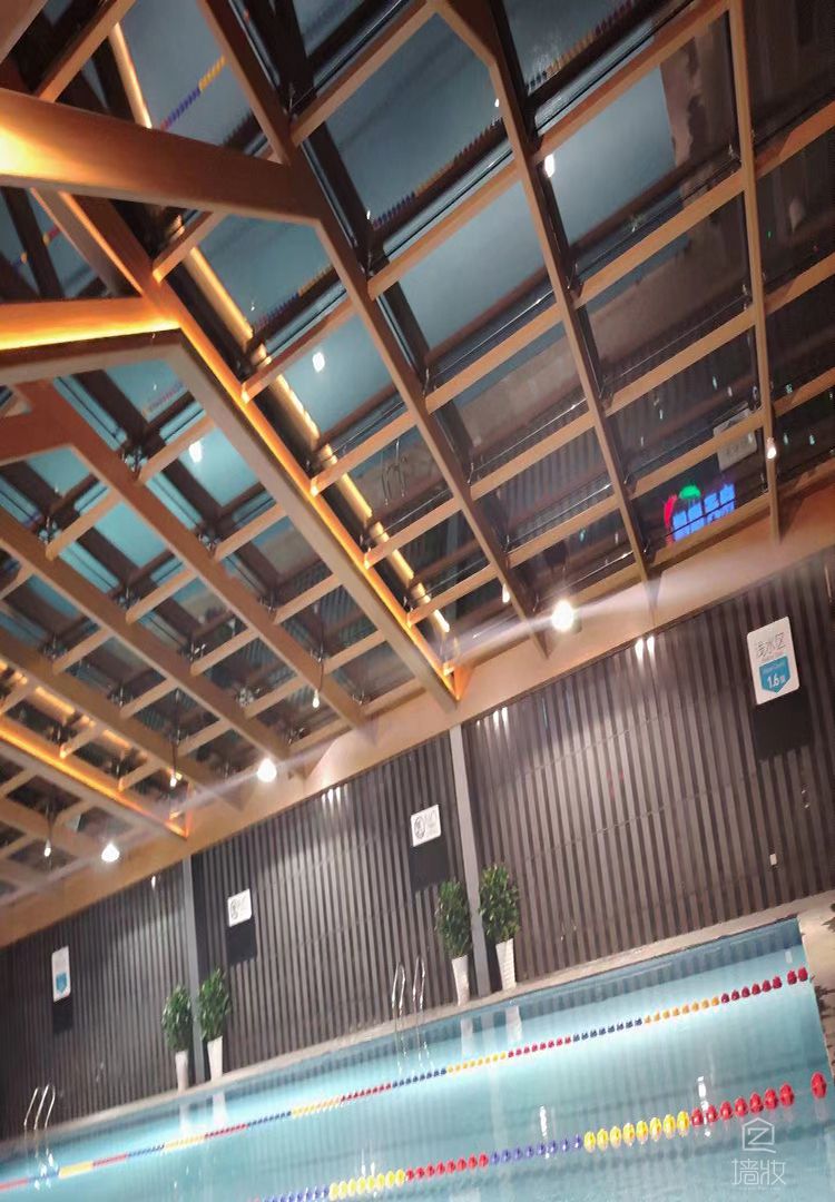 泳池區(qū)域可以使用木紋膜嗎？——pvc木紋膜