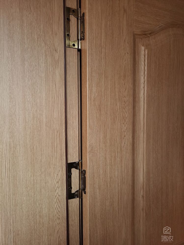 酒店翻新木紋膜裝飾貼膜翻新現(xiàn)場(chǎng)實(shí)拍-pvc裝飾貼膜