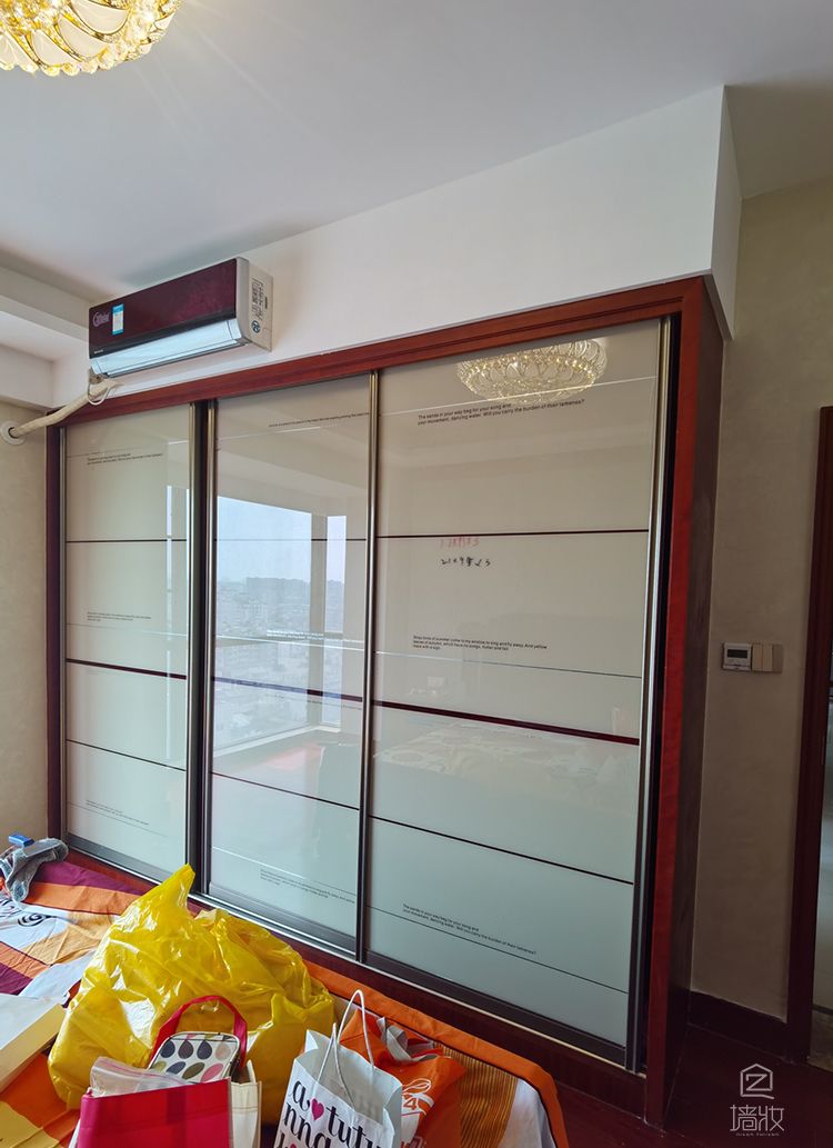 LG木紋膜如何快速翻新家中的衣柜-PVC裝飾貼膜