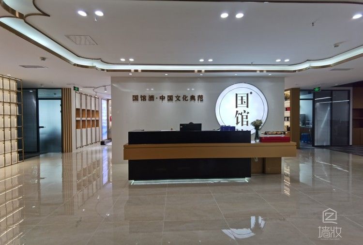 LG 裝飾貼膜，高端酒展柜的卓越之選 