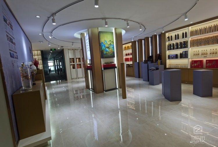 LG 裝飾貼膜，高端酒展柜的卓越之選 